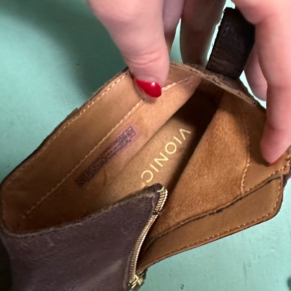 Vionic Boots - Picture 4 of 6